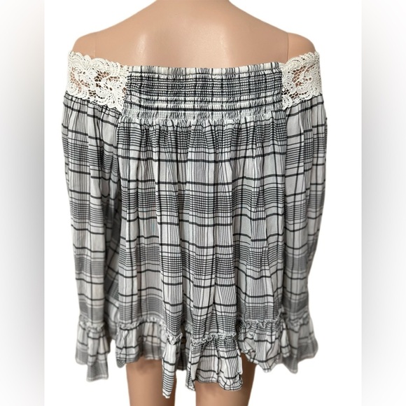 LOFT Off-Shoulder Plaid Blouse S Black White Crochet Lace Ruffle Hem Boho Top - Picture 2 of 8